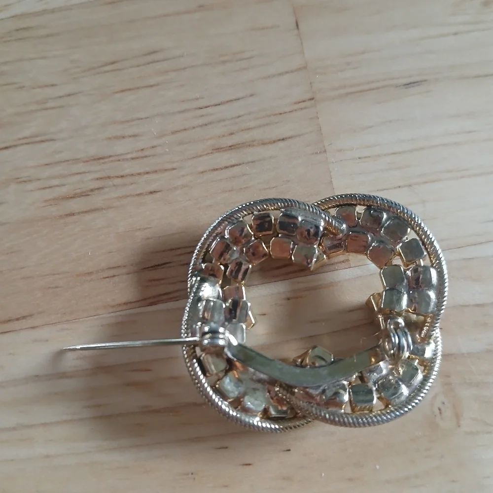 Vintage 80's Crystal Brooch Pin Encrusted Rhinestones Gold Filled Multi-Color - Picture 8 of 16